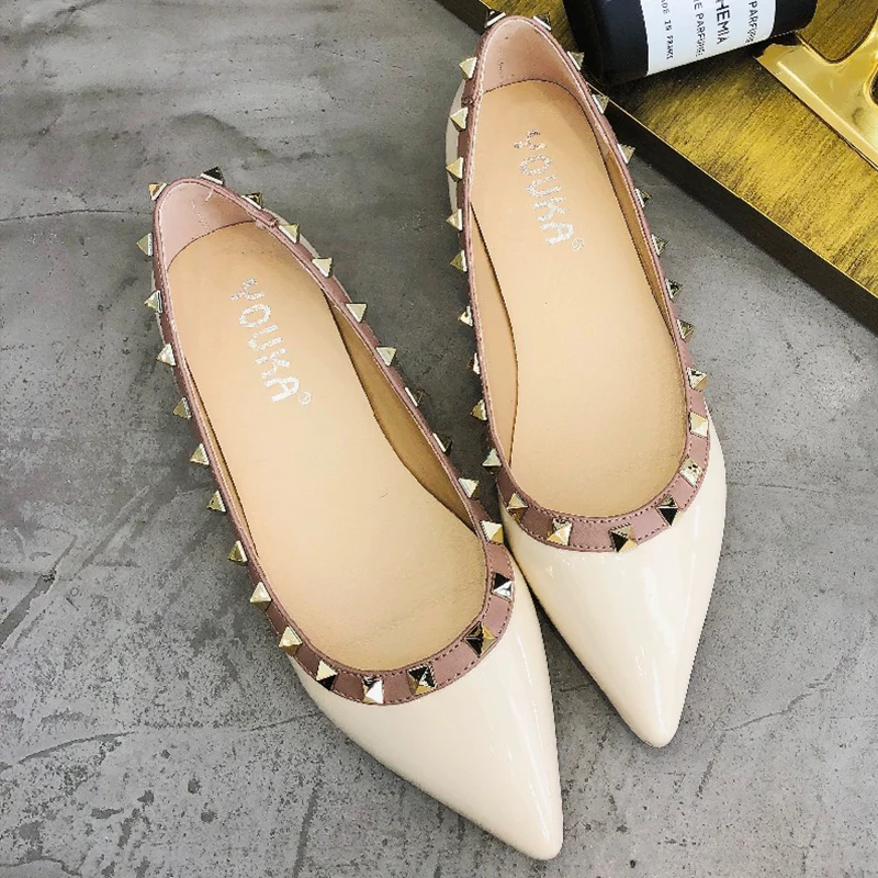 

Moxxy Rivet Flat Shoes Woman 2018 Outdoor Point Toe Leather Mules Boat Single Shoes Mujer Casual Shoes Slip On Loafers Flats