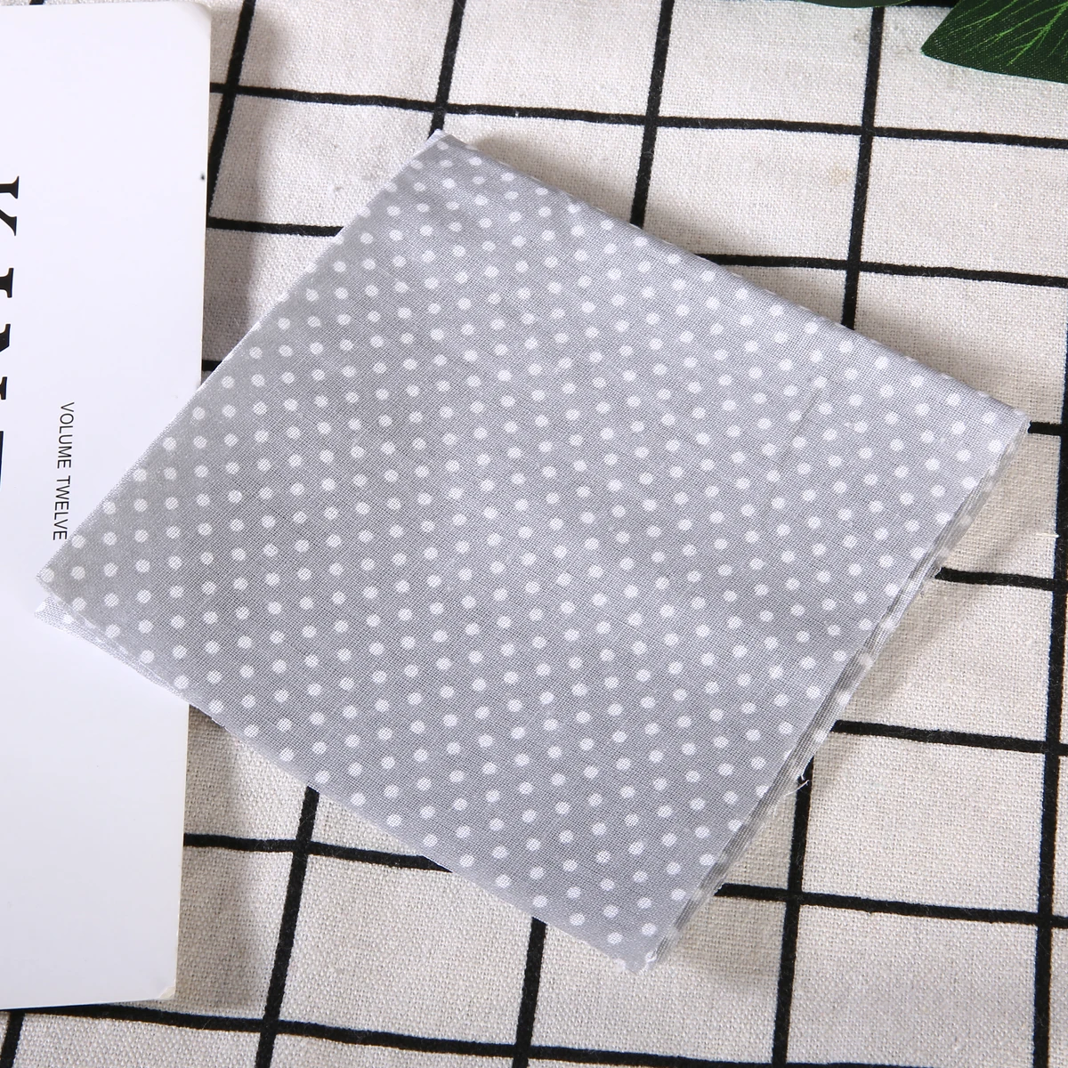 2019 New 7pcs 25x25cm Cotton Fabric Printed Cloth Sewing Quilting Fabrics for Patchwork Needlework DIY Handmade Accessories Gray