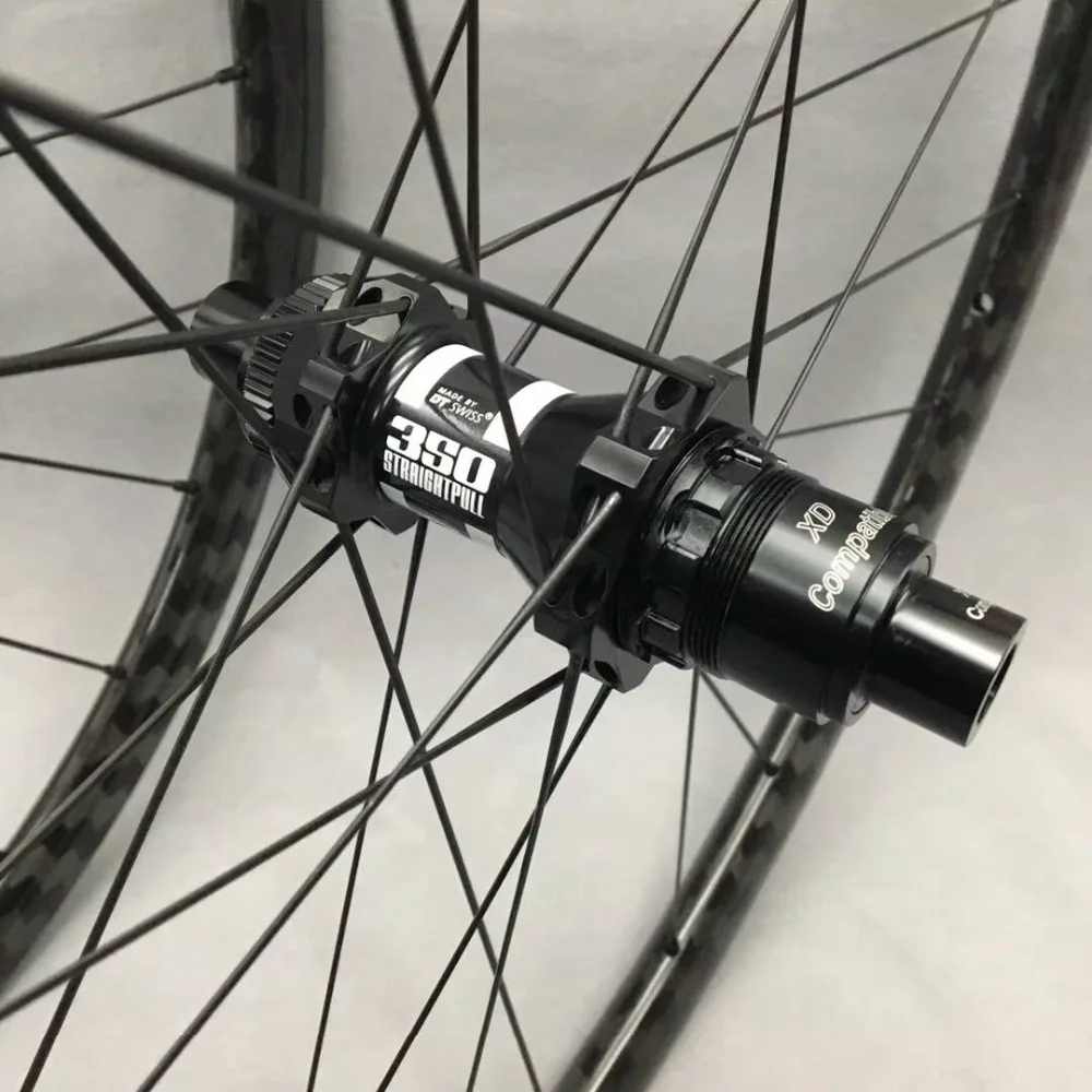 Cheap center lock carbon mtb wheels 29er/27.5er/26er 24X24mm hookless mountain bike wheelset train XC race up hill Novate DT hub QR/TA 4 Cheap center lock carbon mtb wheels 29er/27.5er/26er 24X24mm hookless mountain bike wheelset train XC race up hill Novate DT hub QR/TA 4