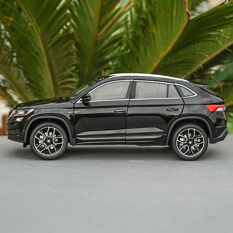 1/18 Skoda KODIAQ GT SUV литая модель металлическая модель автомобиля SUV Hobby черный красный подарок для мальчиков Коллекция