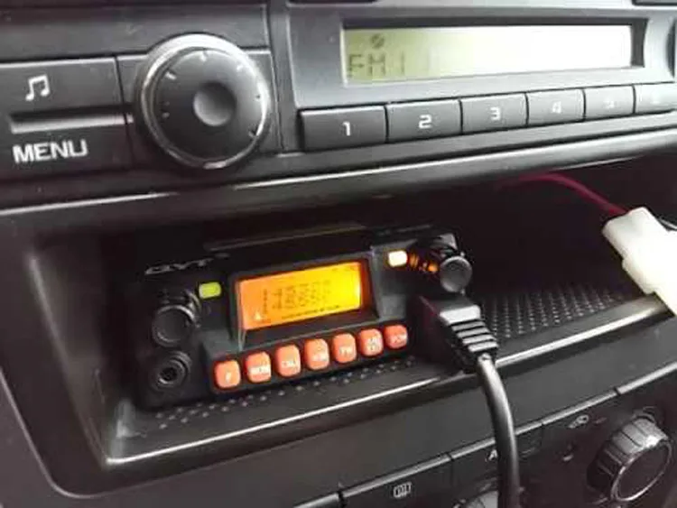 Tri-band Mobile Radio 136-174/240-260/400-480MHz Mini Mobile Transceiver QYT KT-8900R Tri-band Mobile Radio 136-174/240-260/400-480MHz Mini Mobile Transceiver QYT KT-8900R