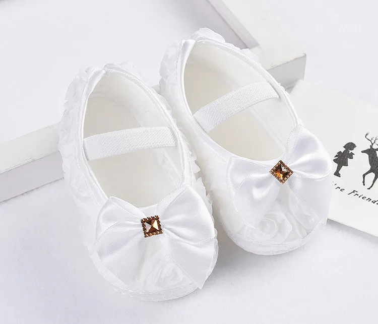 Кружевная детская обувь с бантом для девочек; модная детская обувь для малышей; обувь для новорожденных; сезон лето-весна; обувь для маленьких девочек - Цвет: Белый