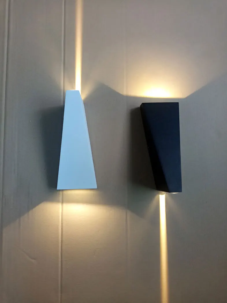 Современный простой светодиодный настенный светильник трапециевидной формы, белый/черный, железный, для спальни, светодиодная подсветка стен в коридоре, светодиодный настенный светильник, настенный светильник для гостиной