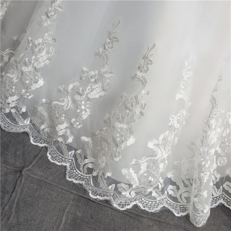 Women's Elegant Embroidery Half Sleeve Wedding Dress Details