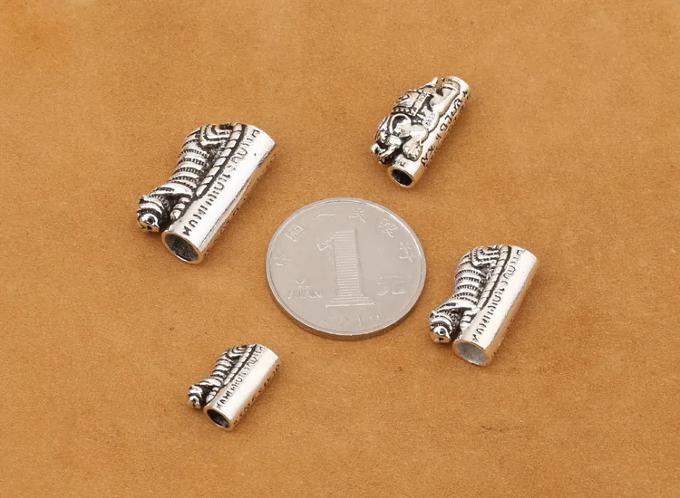 silver-tiger-beads001b
