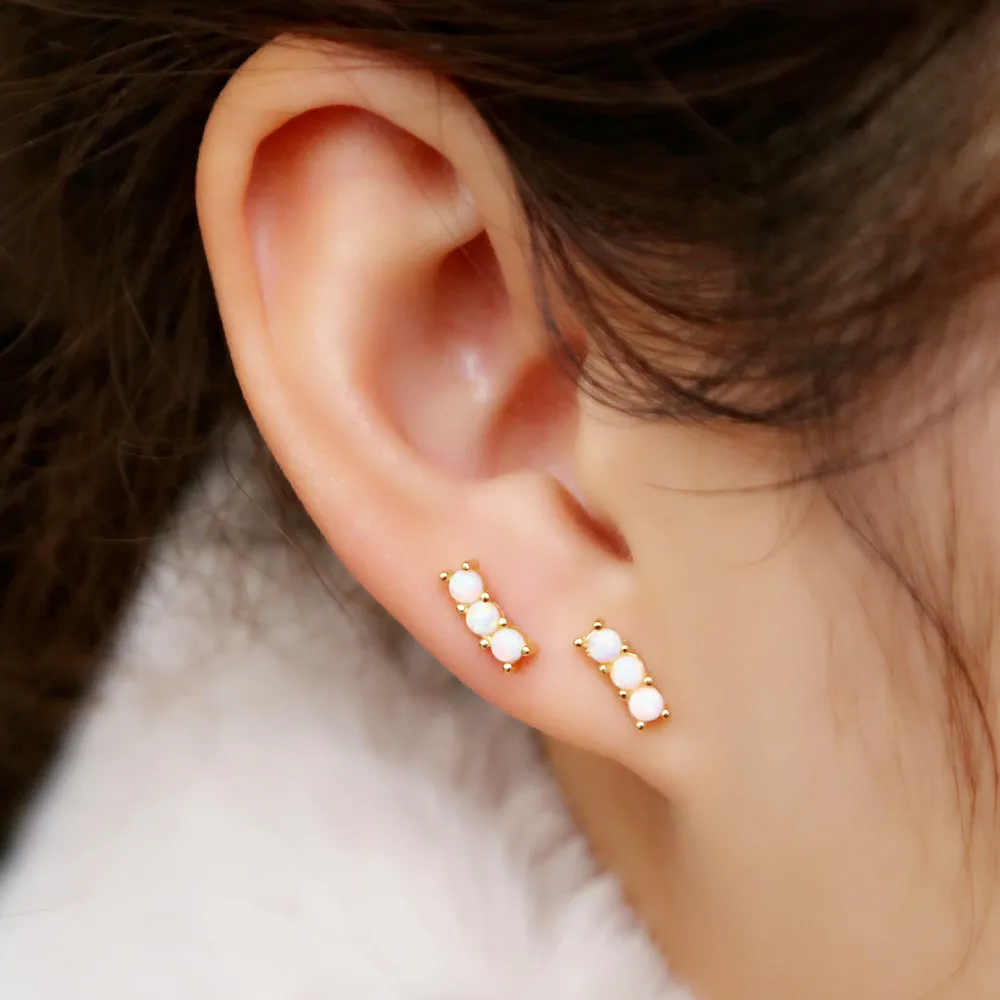 

2019 drop shipping delicate tiny bar 925 Sterling Sliver Fashion Jewelry three opal tiny Cubic Zirconia Stud Earrings for Women