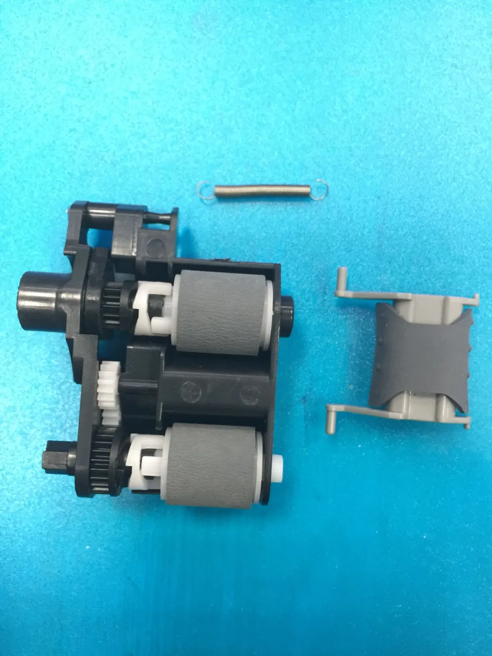 free shipping new compatible CE538 60137 ADF separation pad and pickup