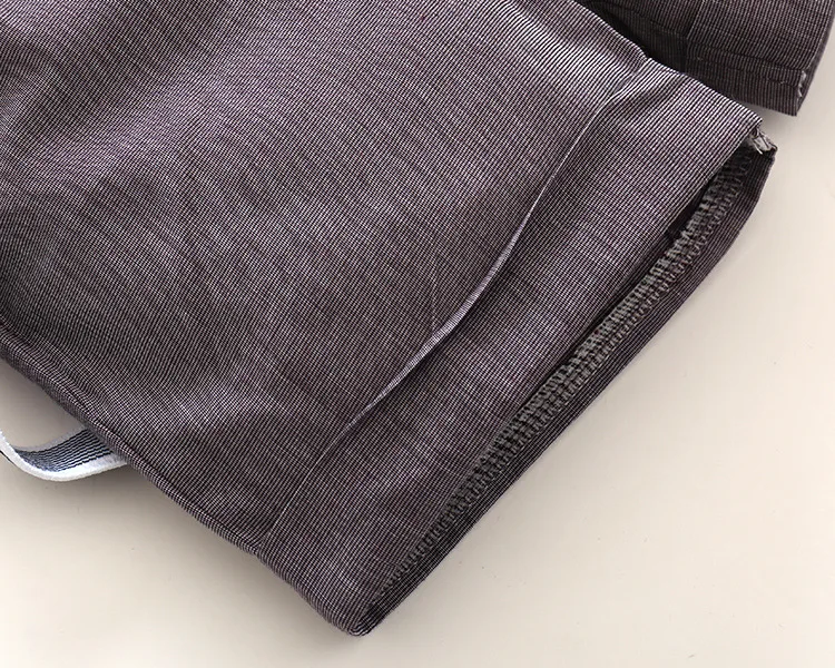 3768696809_2068599042