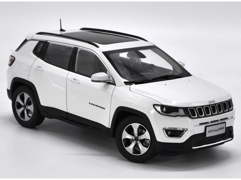 Новинка 1:18 литье под давлением модель для Jeep Compass белый внедорожник Игрушечная машина из сплава Коллекция Подарки