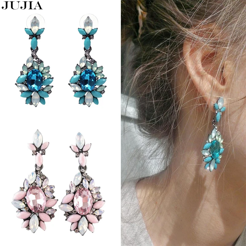 

Whoelsale Beautiful 2019 Trend Fashion Crystal Stud Earring Vintage Statement Fashion blue pink stone chic Earrings for Women