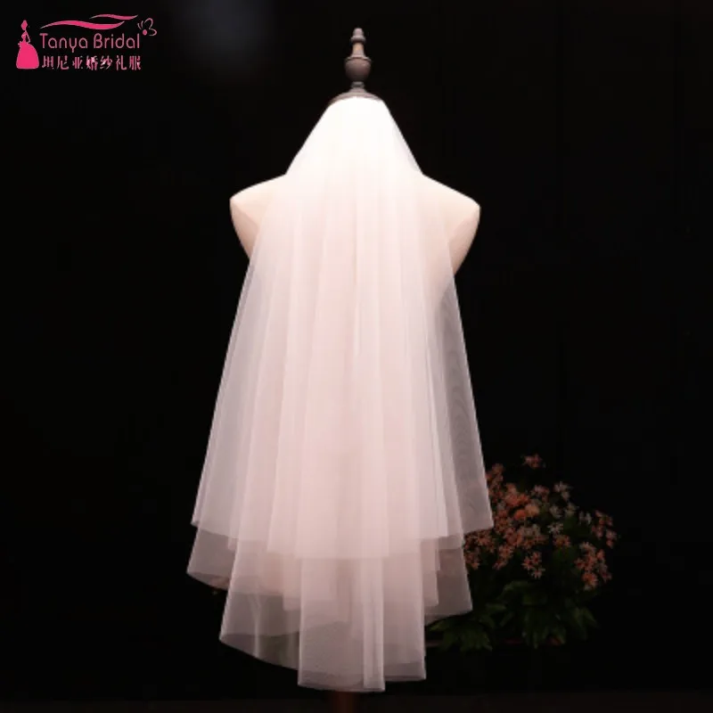 

Off White Short Wedding Veil Simple Two Layers Tulle Bridal Veil With Cromb Cheap Price In stock