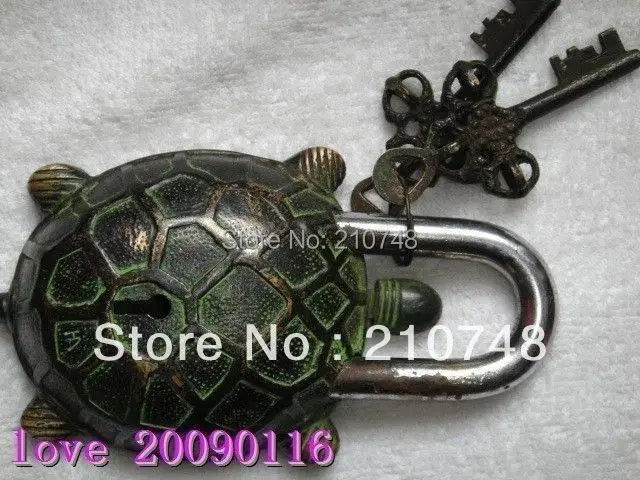 

chinese handwork old style bronze Turtle lock ang key