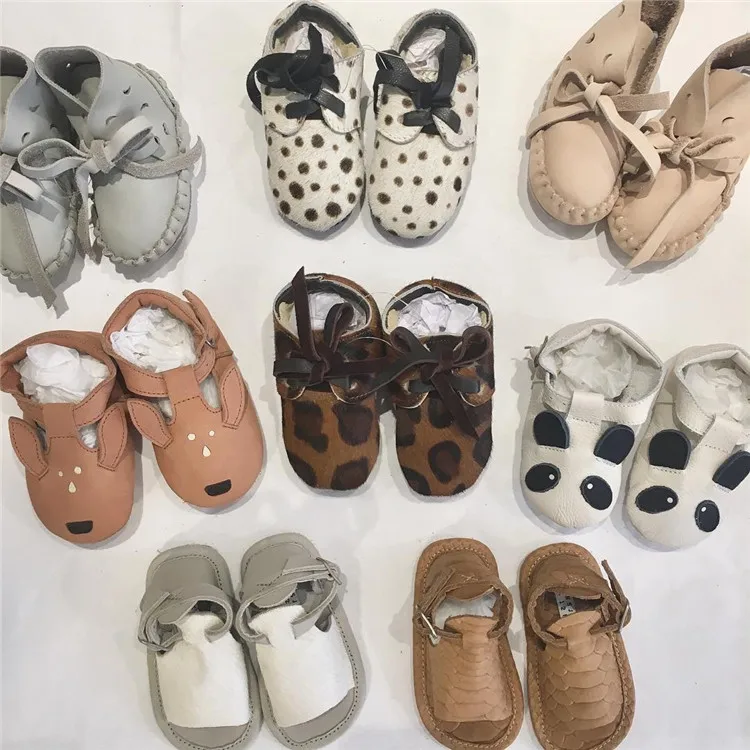 Весенняя Брендовая обувь для младенцев первые шаги Крытый малыша обувь из натуральной кожи для маленьких девочек; обувь для мальчиков, на мягкой подошве Детские Мокасины Сапоги