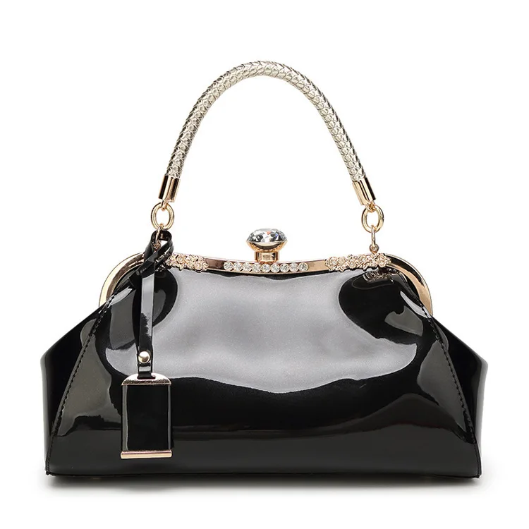 

The new summer and fall 2019 ms lac light skin shells with the bag in PU leather fashion female bag