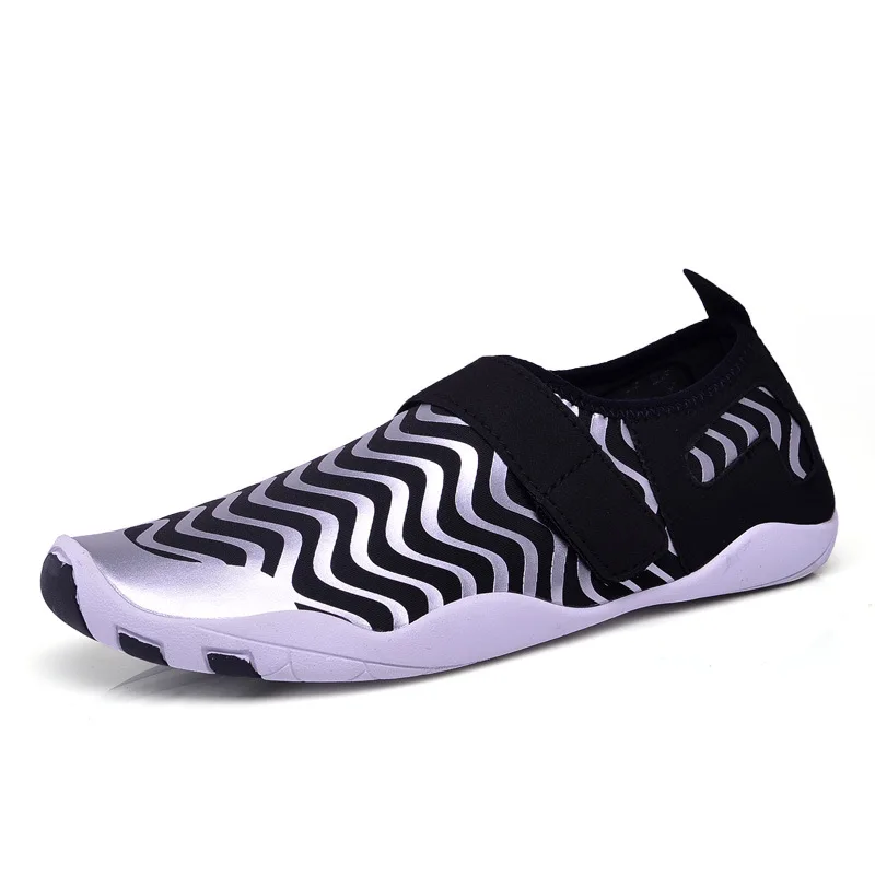 Повседневное пляжная обувь Для мужчин Для женщин пляжные кемпинг обувь для взрослых унисекс Aqua плоские Мягкие прогулочные Lover Йога Acqua-тапки - Цвет: black white