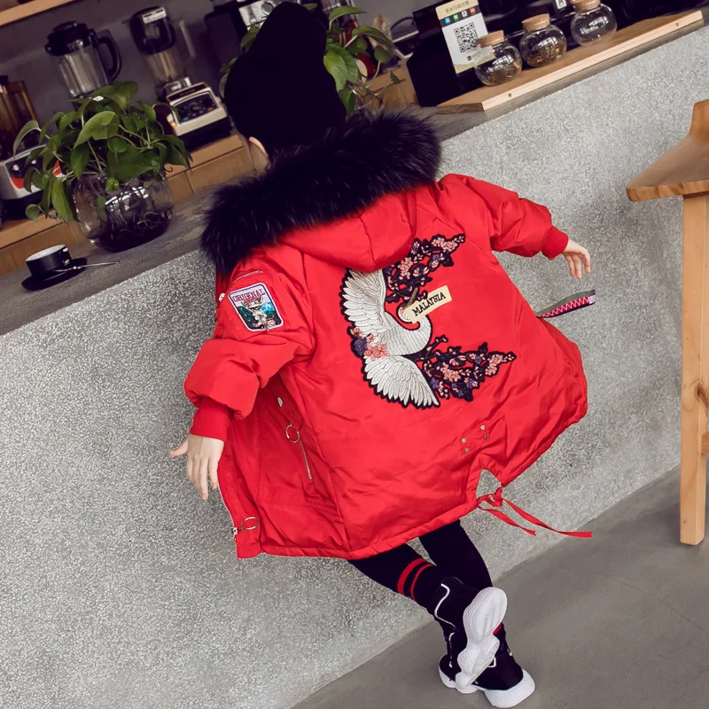 

Girls thickened crane embroidery large fur collar cotton quilt 2018 new big children Korean version of the long coat winter tide