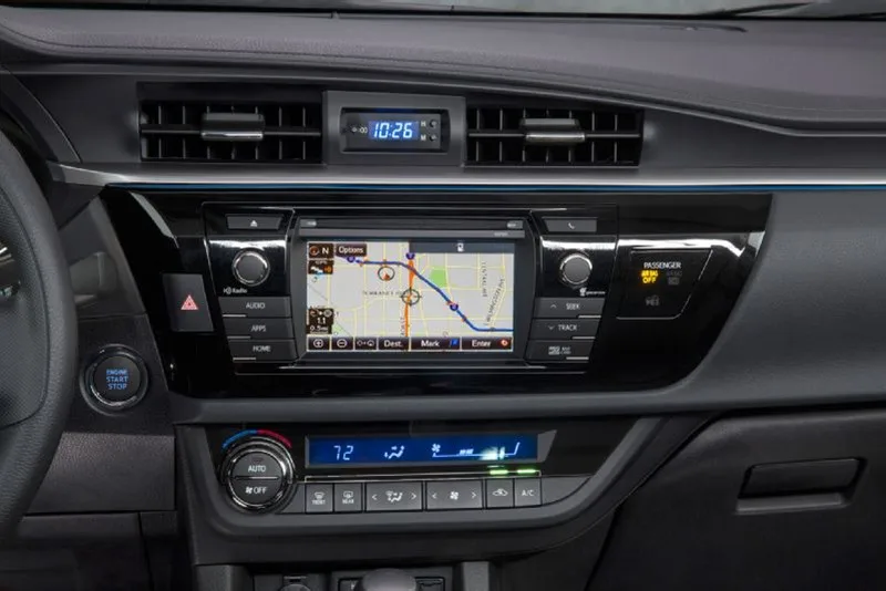 2014-Toyota-Corolla-LE-Eco-navigation