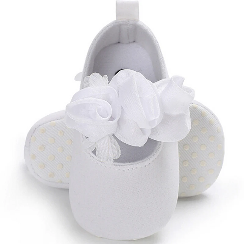Новинка года; милая мягкая обувь принцессы для маленьких девочек; мокасины для новорожденных; обувь с цветочным рисунком; bebek ayakkabi; Размеры 0-18M