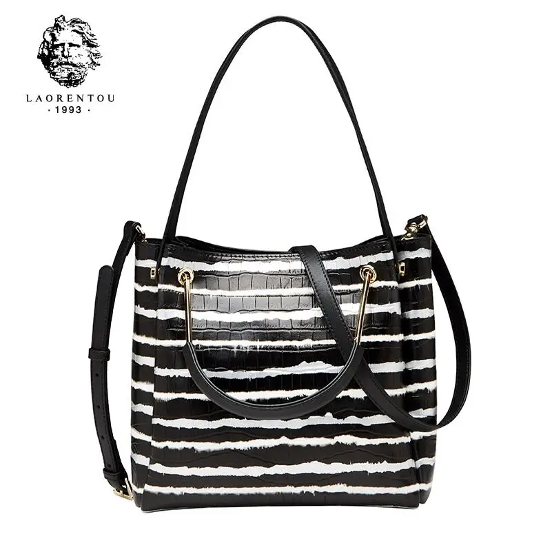 

Famous brands top Cow Leather women bag Fashion Shoulder Messenger Bag 2017 new casual high-capacity bag Commuter bag