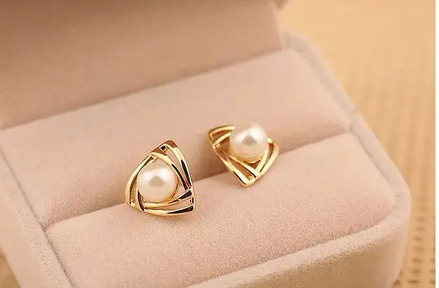 

Korean version triangle pearl ear stud earring female ornaments wholesale