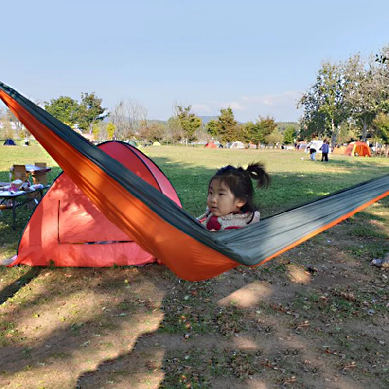 

Outdoor Hammock Portable Folding Ultralight Parachute Nylon Camping Hammock Garden Swing Multi Color With 2 Tree Straps Single