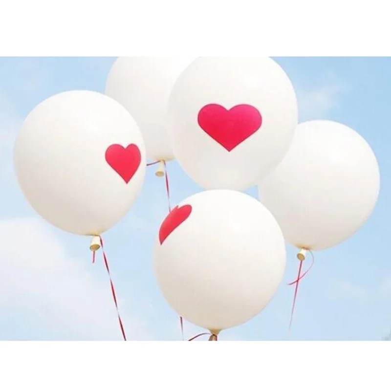 Два белых шарика. Белые елочные шары. Белый надувной шар. Белые воздушные шары. Белый елочный шар.