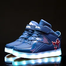 Novo 2017 Europeu de design colorido dos desenhos animados USB iluminação crianças botas primavera/verão meninas meninos calçados legal moda caçoa as sapatilhas