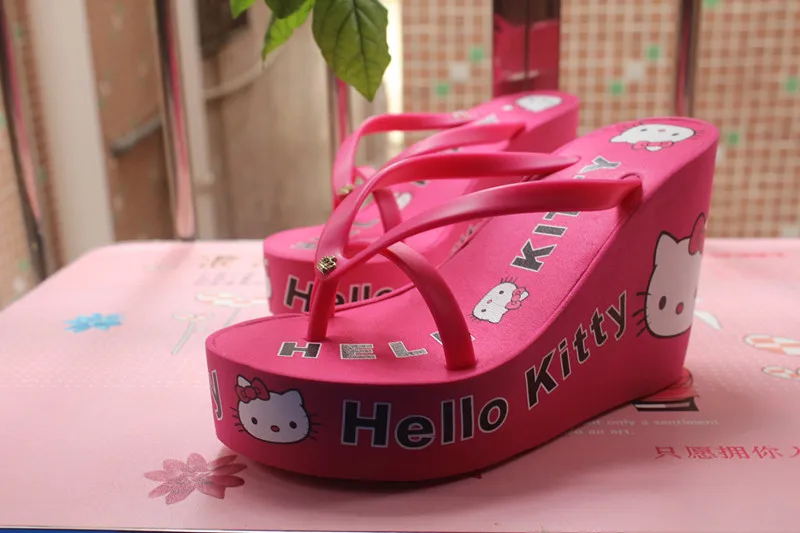 hello kitty flip flops womens