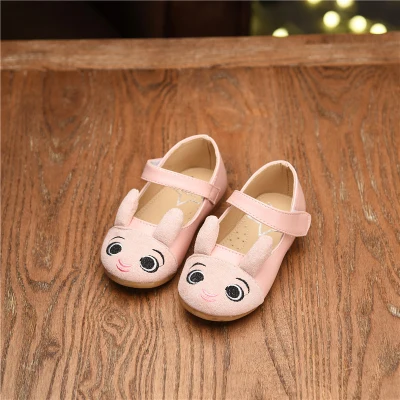 Новинка года; весенние тонкие туфли на плоской подошве для девочек; Корейская версия детской обуви с закрытым носком и заячьими ушками; детская повседневная обувь принцессы - Цвет: Розовый