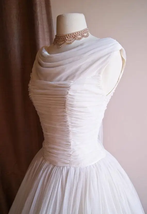 Коктейльные платья ilovebridal трапециевидного силуэта вечерние из тюля без рукавов