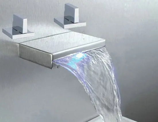 LED Waterfall spout Double Handles Bathtub Wall Mounted Faucet Bathroom Mixer Tap 3 pieces set G-043 | Обустройство дома
