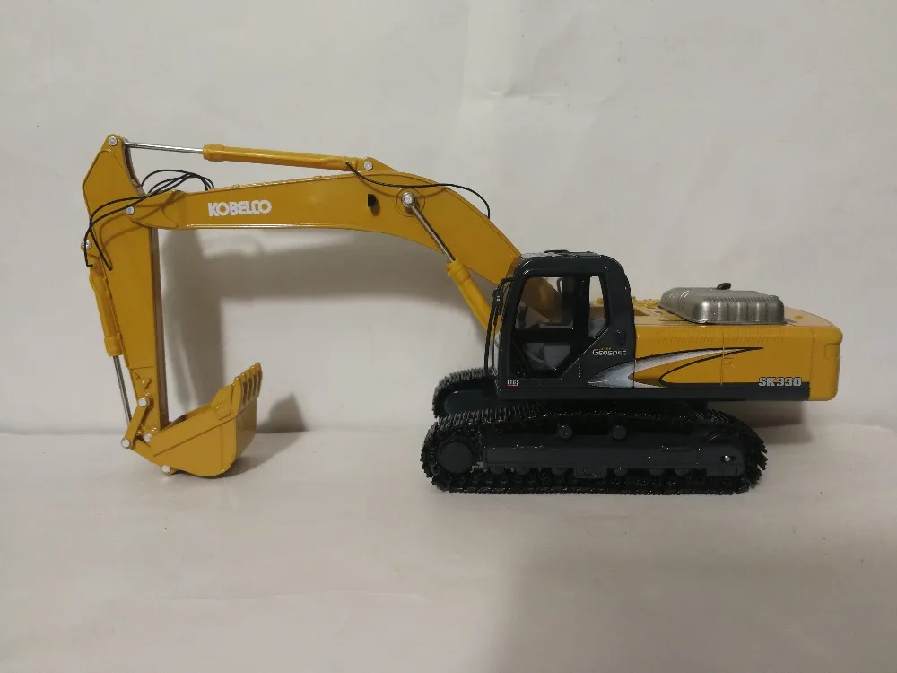 1:50 KOBELCO SK330 экскаватор с желтой игрушкой