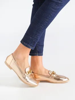 

Loafers with chain