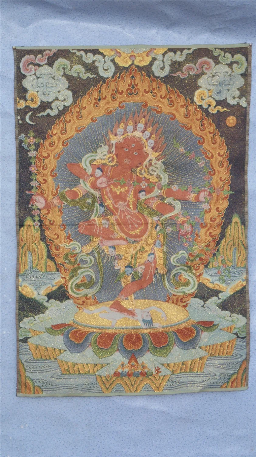 

China Tibet unique silk embroidery Tang card old Brocade painting Statue home decor decoration pure handmade Tang card