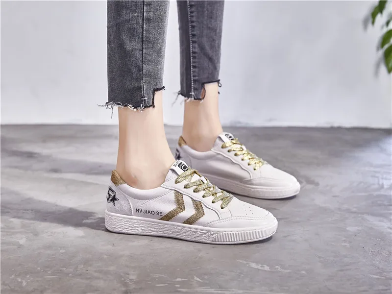 

2018 New Small White Shoes Women's Korean Version Joker Flat Students New Basic Chic Web Celebrity Board Shoes Size 35-39 Gg5