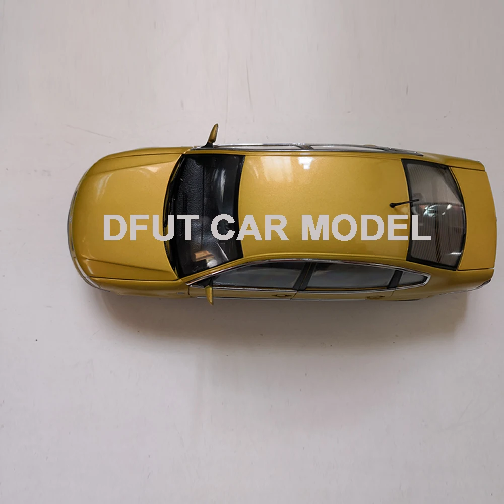 

diecast 1:24 Alloy PASSAT B5 Car Model Of Children's Toy Cars Original Authorized Authentic Kids Toys