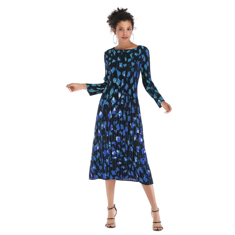 Spring Summer Dress 2019 Casual Long Dress Boho Floral Print Maxi Dress Fashion pleated O-neck slim long-sleeved chiffon dress