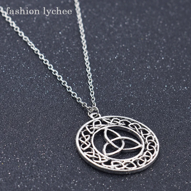Fashion Lychee Retro Geometric Knot Round Trinity Pendant Necklace For