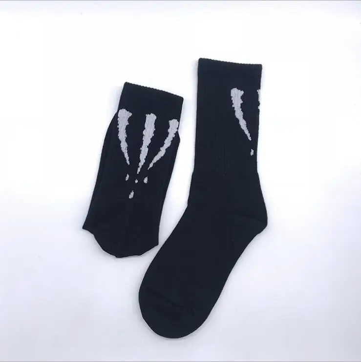 Мужские носки с буквенным принтом; Новинка в европейском и американском стиле; стильные уличные носки; сезон осень-зима; хлопковые дышащие носки; Лидер продаж - Цвет: Z-white