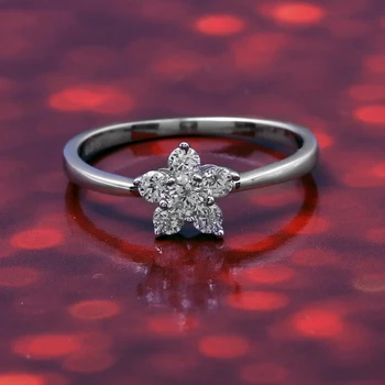 

Cute Flower Shape Clear Crystals Focused 925 Sterling Silver Ring for Lady Festive Gift R646