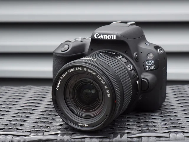 Canon EOS 200D / Rebel SL2 DSLR Camera & 18 55mm IS STM
