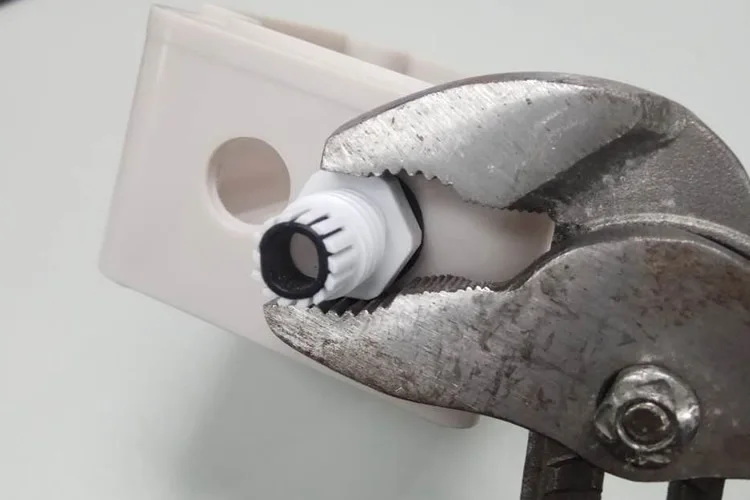 IP66_waterproof_case_install
