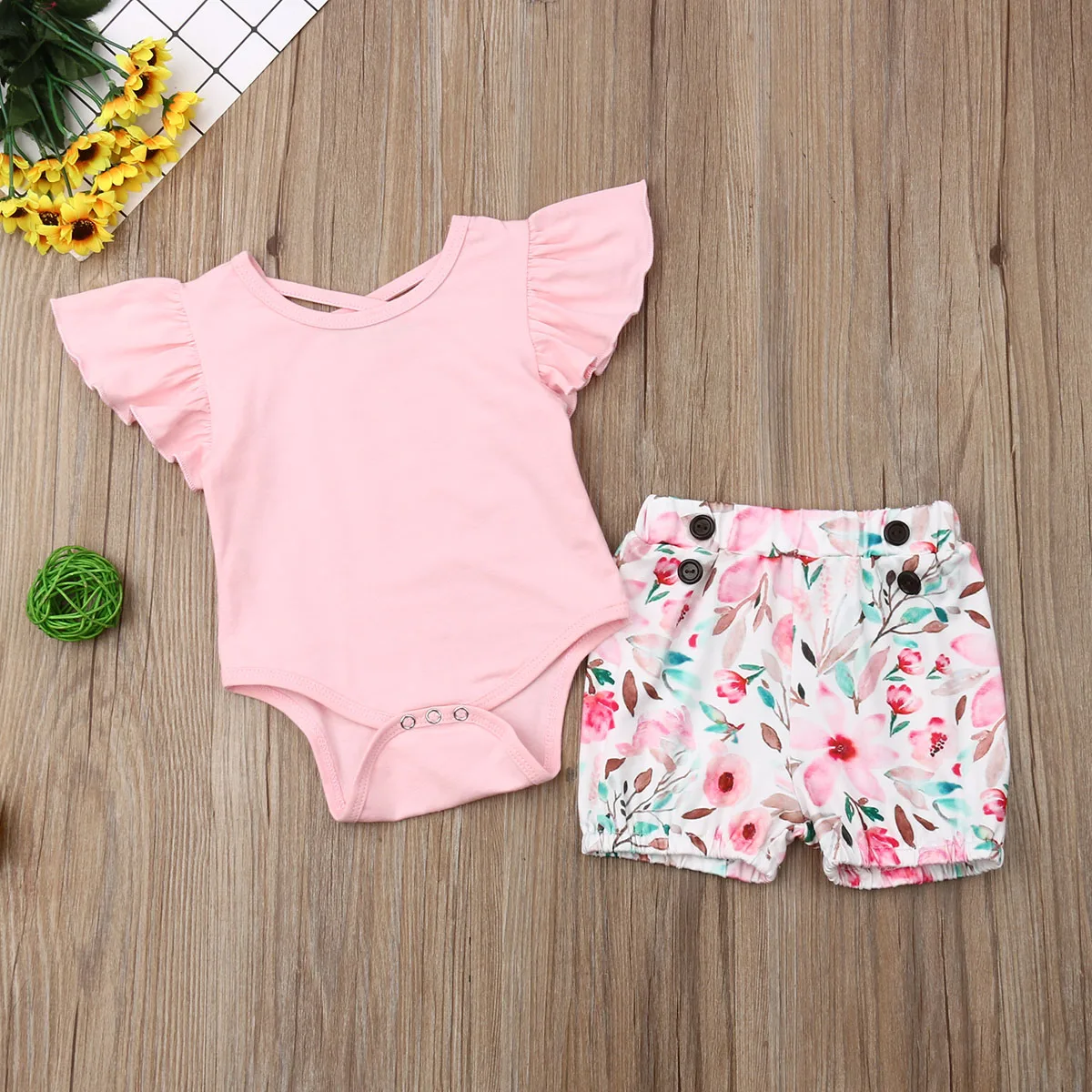 Летняя одежда для малышей на возраст от 0 до 24 месяцев, детская одежда для маленьких девочек розовый оборками короткий рукав сплошной комбинезон с цветным узором Короткие штаны комплект одежды из 2 предметов