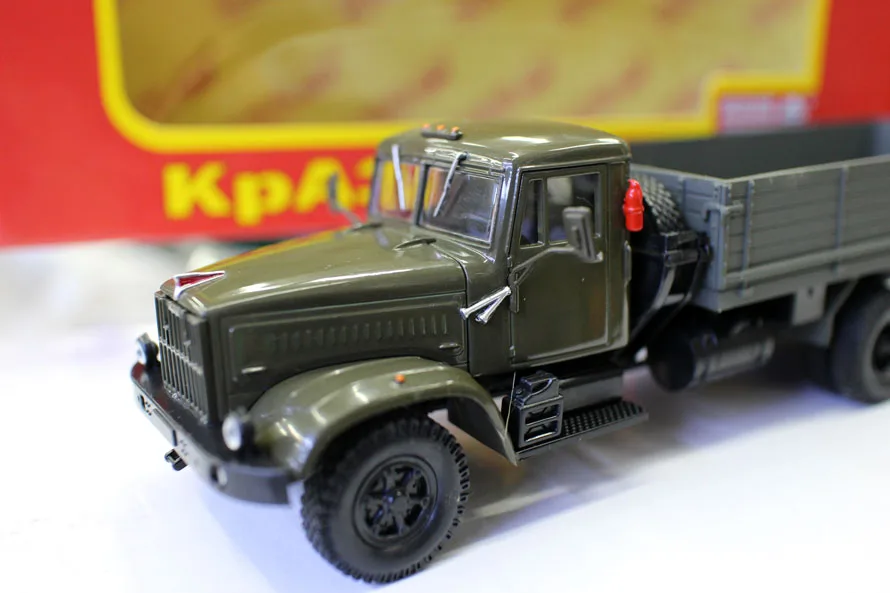 Коллекционная литая игрушка модель в подарок масштабе 1:43 Советский Союз