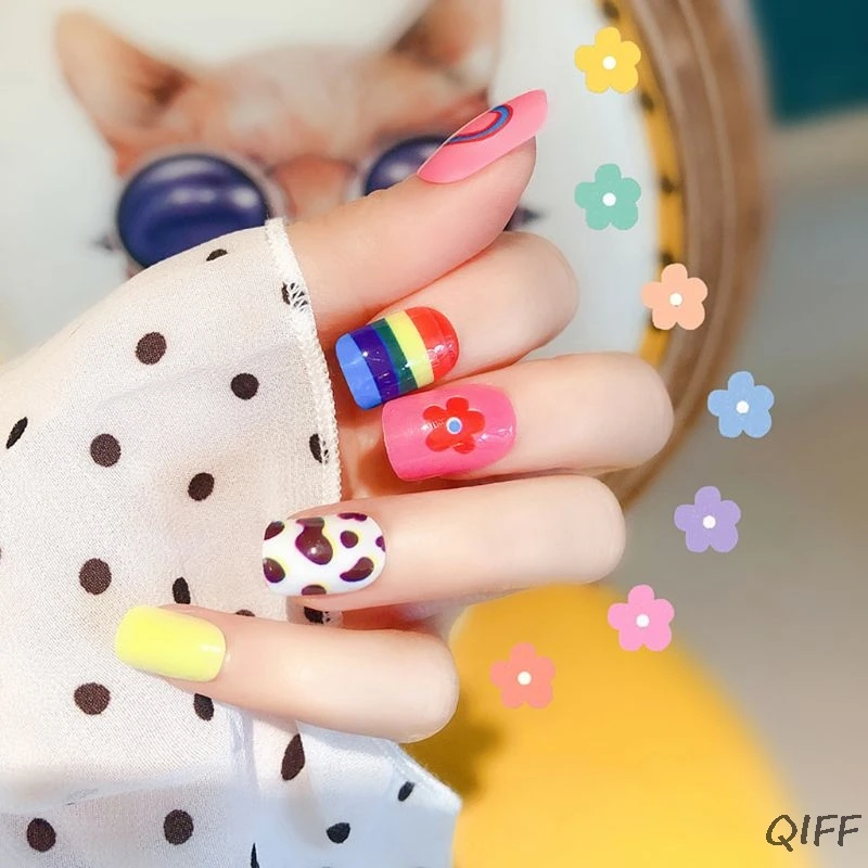 

24pcs/set Acrylic Fake Fingernails Ins Rendering False Nails Simple Rainbow Women Full Nail Tips Patch Short Nail Sticker
