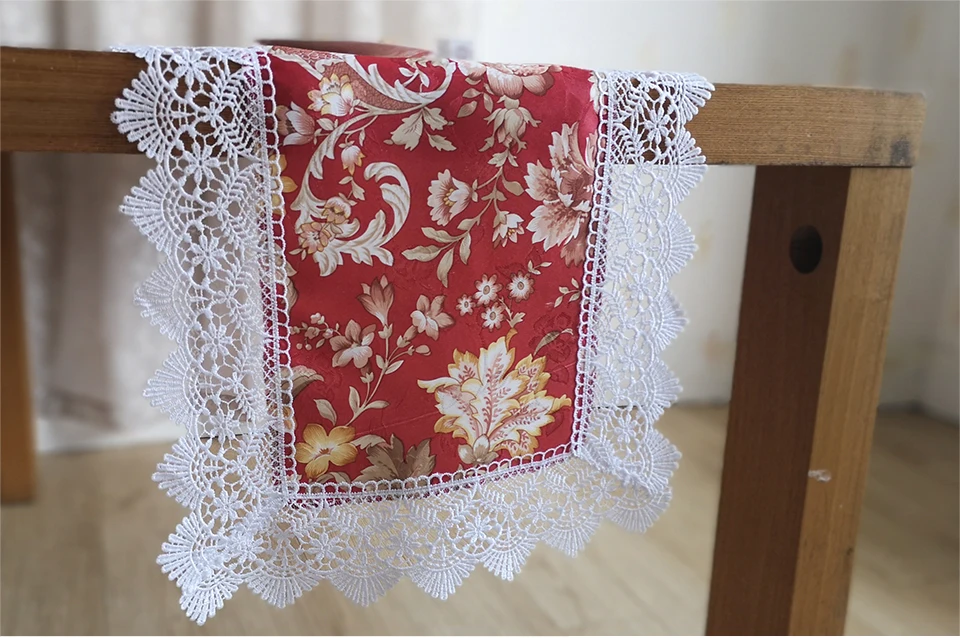 red table runner (1)