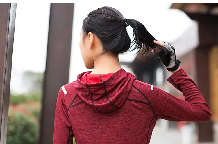 Women-Running-Shirt-Hooded_12