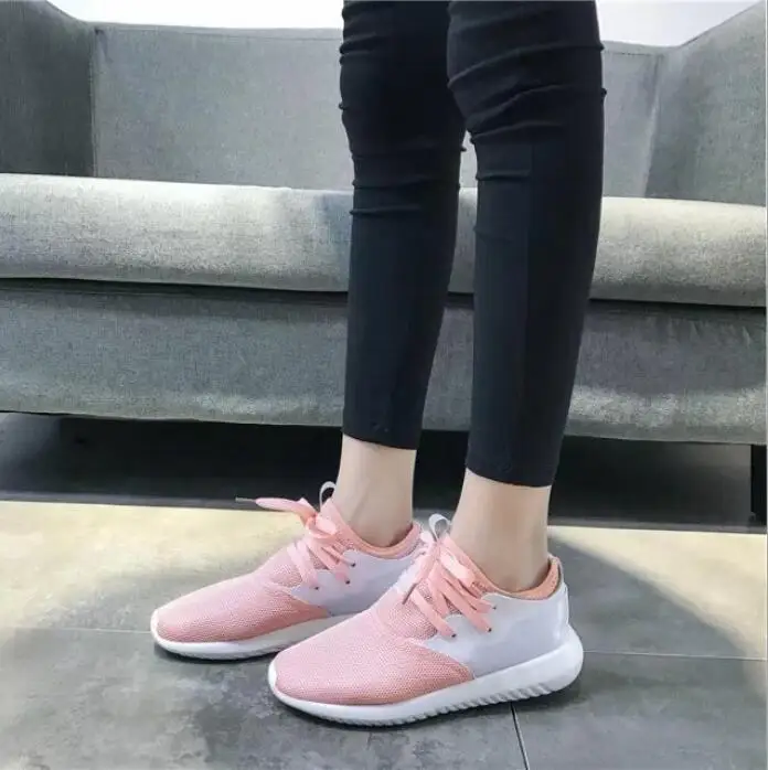 lightweight tennis shoes womens