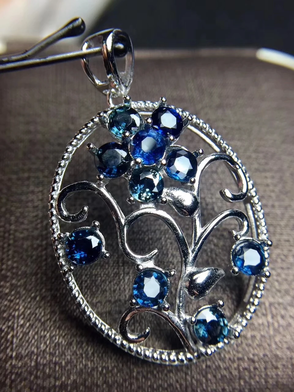 Saphir bleu naturel pendentif pierre précieuse naturelle élégante fleur jardin pendentif collier S9