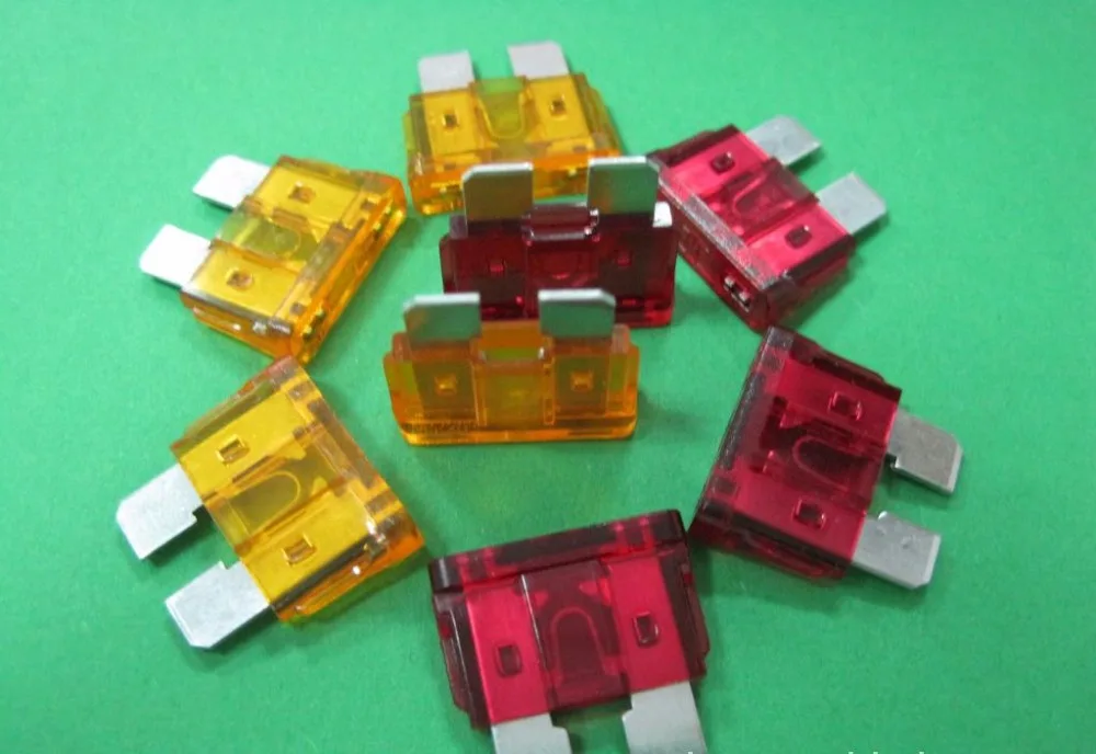 

FH167 Max Blade Fuse Transparent Type 10A Auto Fuse Holder